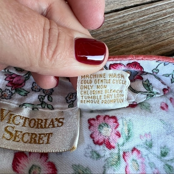 VTG Victoria’s Secret Gold Label Sleep Shirt Medium Large Pink Floral Hong Kong - Picture 11 of 12